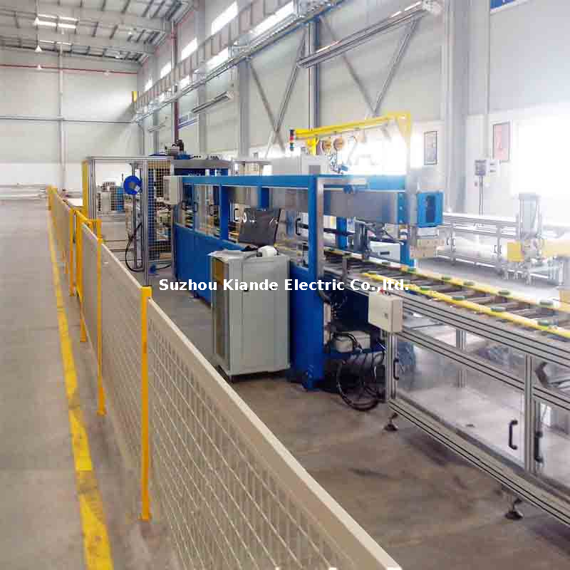 Línea de ensamblaje automática de remachado de barras colectoras para productos de conductos colectores LV