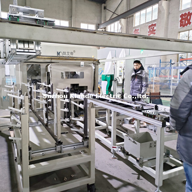 Máquina de procesamiento de perfiles de aluminio