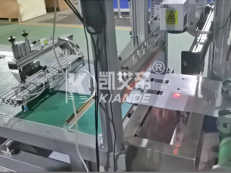  Máquina dobladora y cortadora de película Mylar 