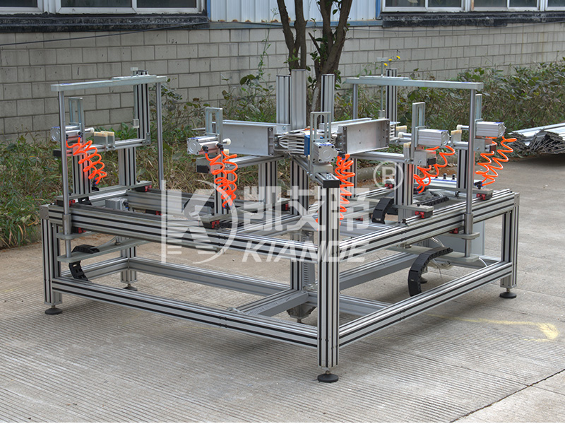 Máquina de ensamblaje de barras colectoras de codo