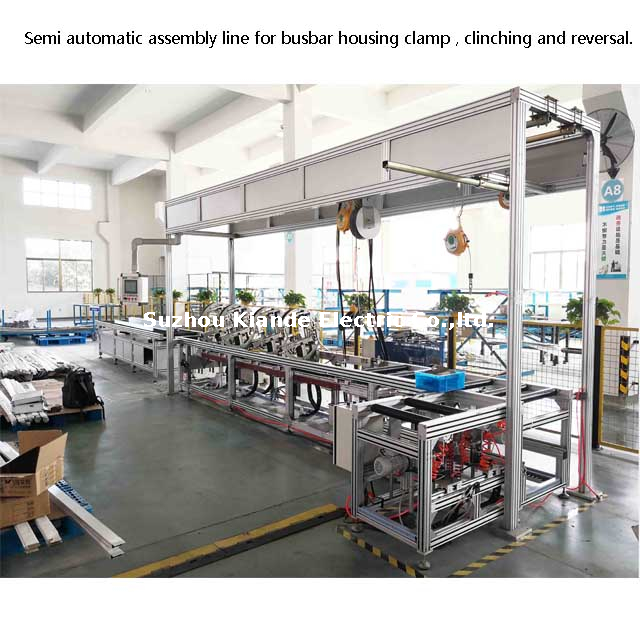 Línea de montaje de barras colectoras semiautomática para remachado de perfiles de conductos sándwich