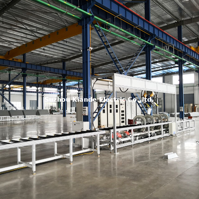 Línea de ensamblaje de barras colectoras semiautomática para ensamblaje de perfiles de conductos colectores compactos BT